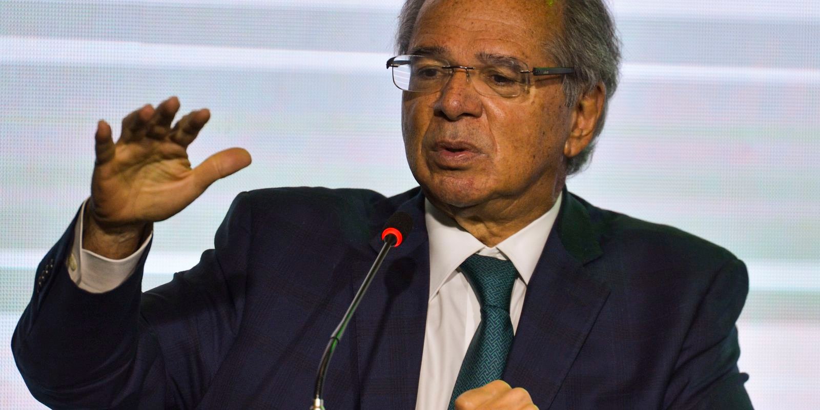 ministro-diz-que-desemprego-caira-para-8%-antes-do-fim-do-ano