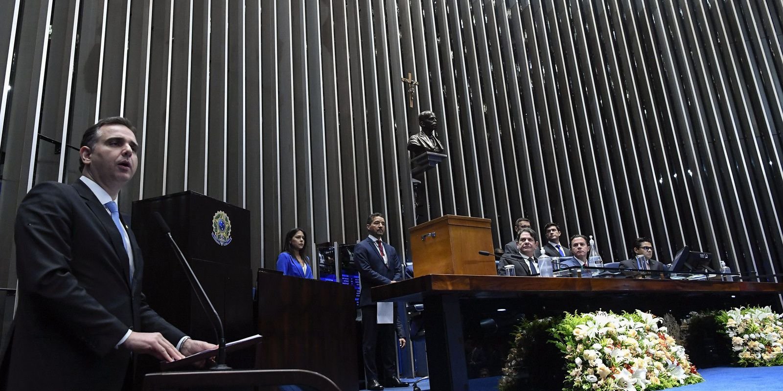 rodrigo-pacheco-e-reeleito-presidente-do-senado