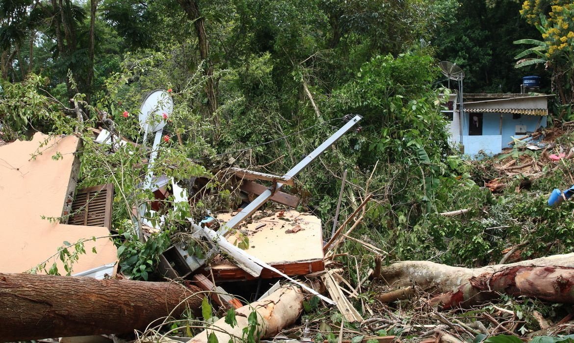 governo-estende-prazo-para-atingidos-por-chuva-pagarem-tributos-em-sp