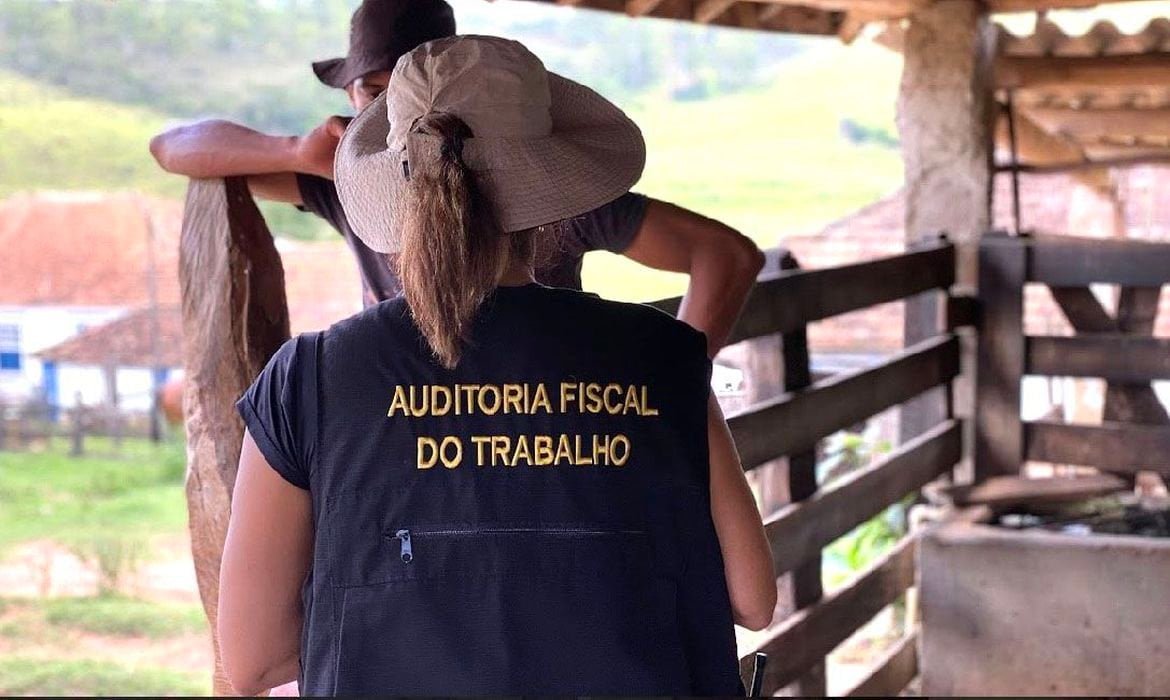 juristas-pedem-expropriacao-de-terras-de-quem-explora-trabalho-escravo