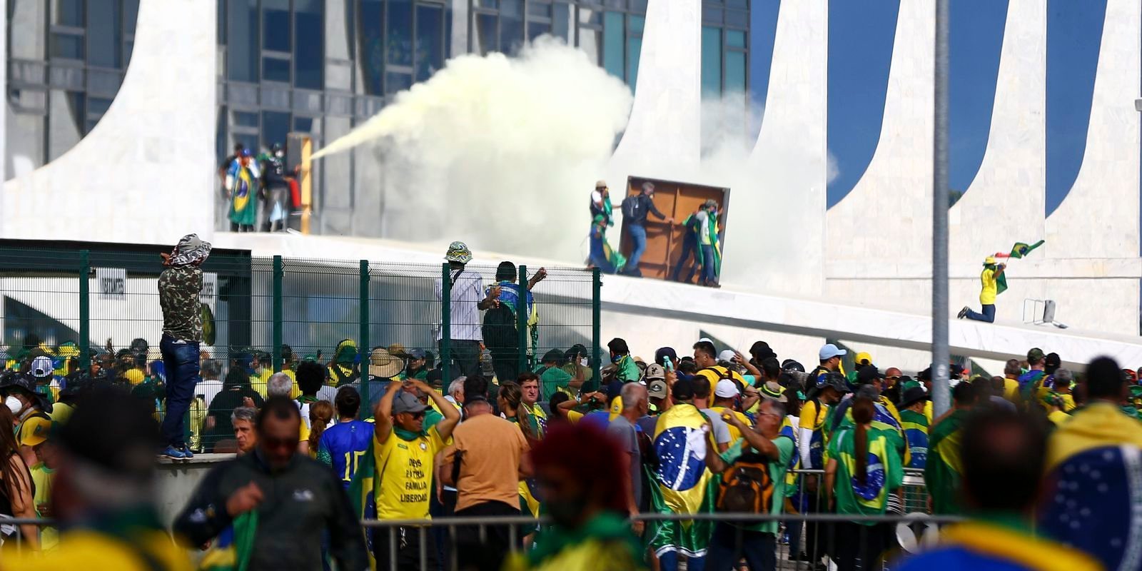 mpf-apura-omissao-do-alto-comando-da-pmdf-durante-atos-violentos