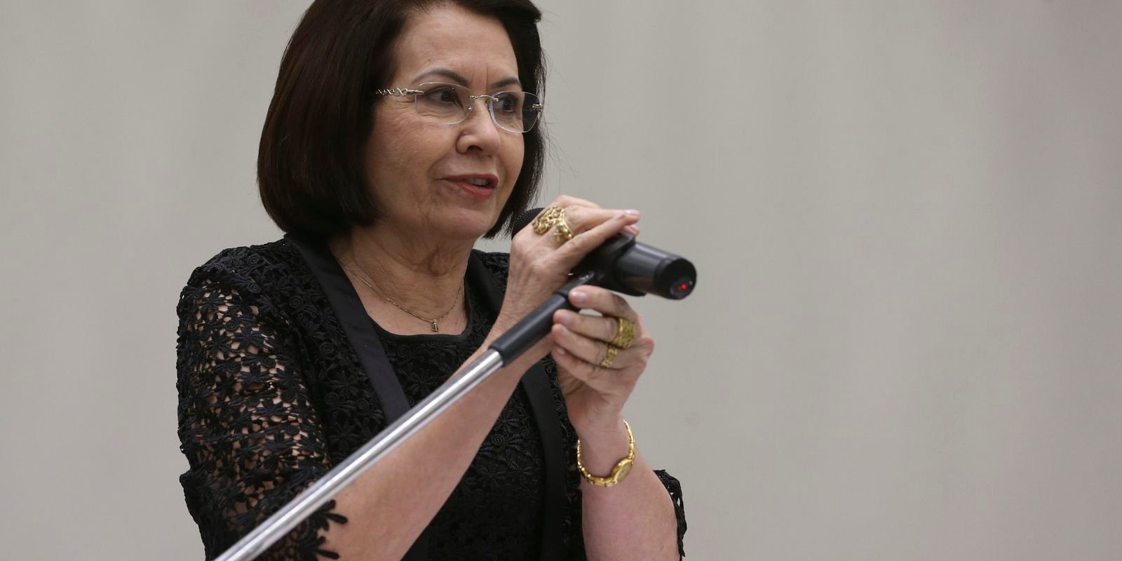 primeira-mulher-a-presidir-stj,-ministra-laurita-vaz-se-aposenta