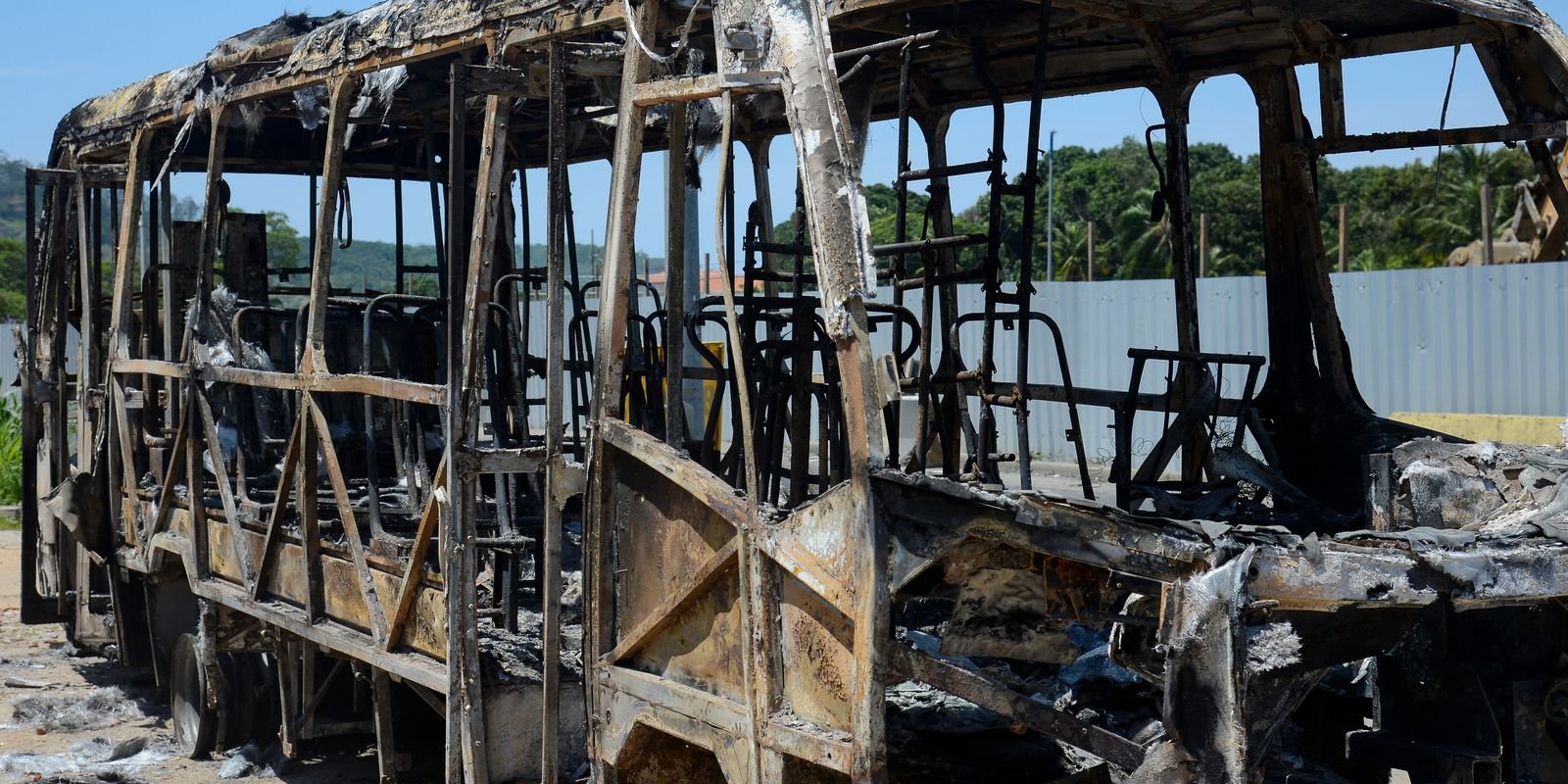 violencia-na-zona-oeste-do-rio-suspende-aulas-noturnas-pelo-2o-dia