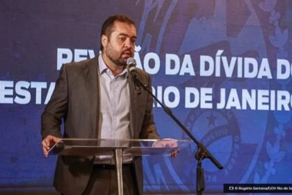 tre-rj-absolve-claudio-castro-e-mantem-mandato-de-governador-do-rio